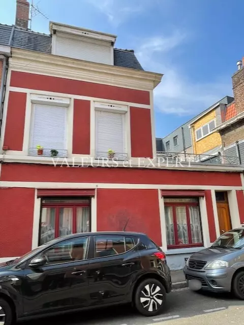 Façade de la maison à vendre à Lille Sebastopol proche théâtre Sebastopol