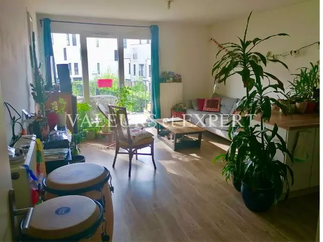 Salon lumineux de l’appartement à vendre Lille
